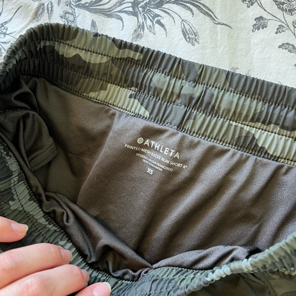 ATHLETA! Camo mesh racer run shorts. XS. Worn once! - Picture 2 of 2